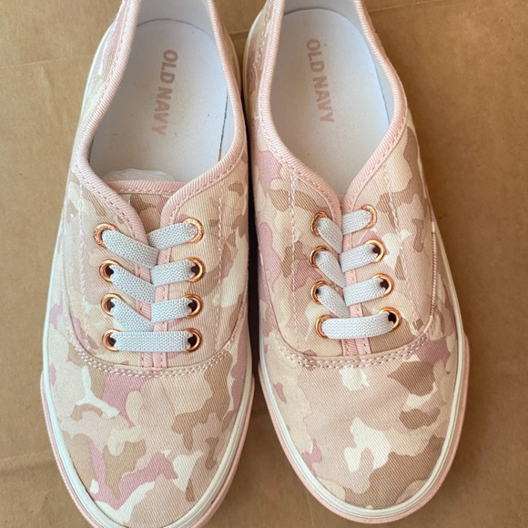 Shoes - Picture 2 of 5